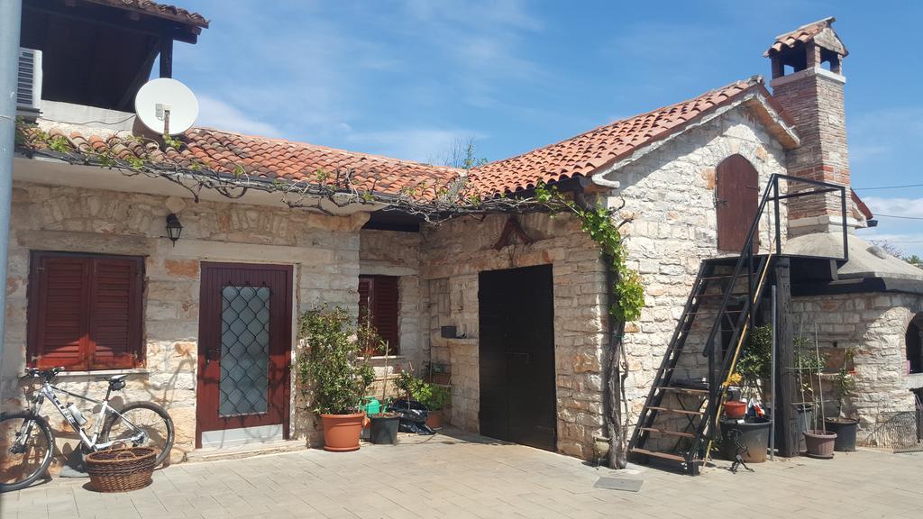 Apartments Sorgo Novigrad  ภายนอก รูปภาพ